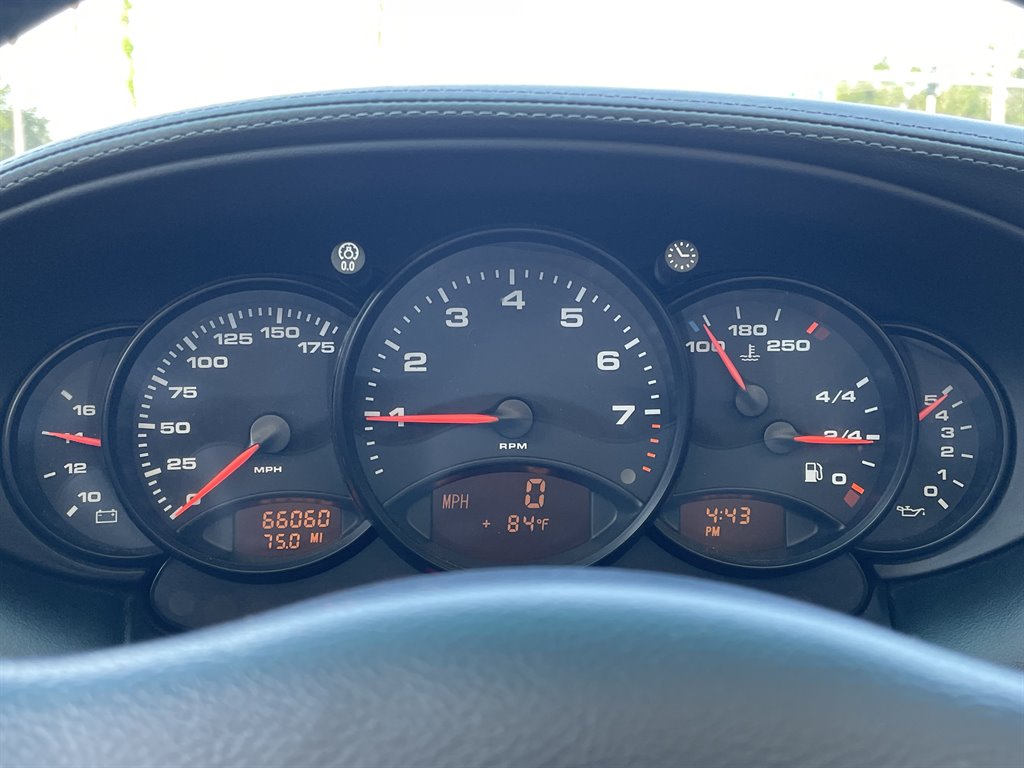 2001 Porsche 911 Carrera photo