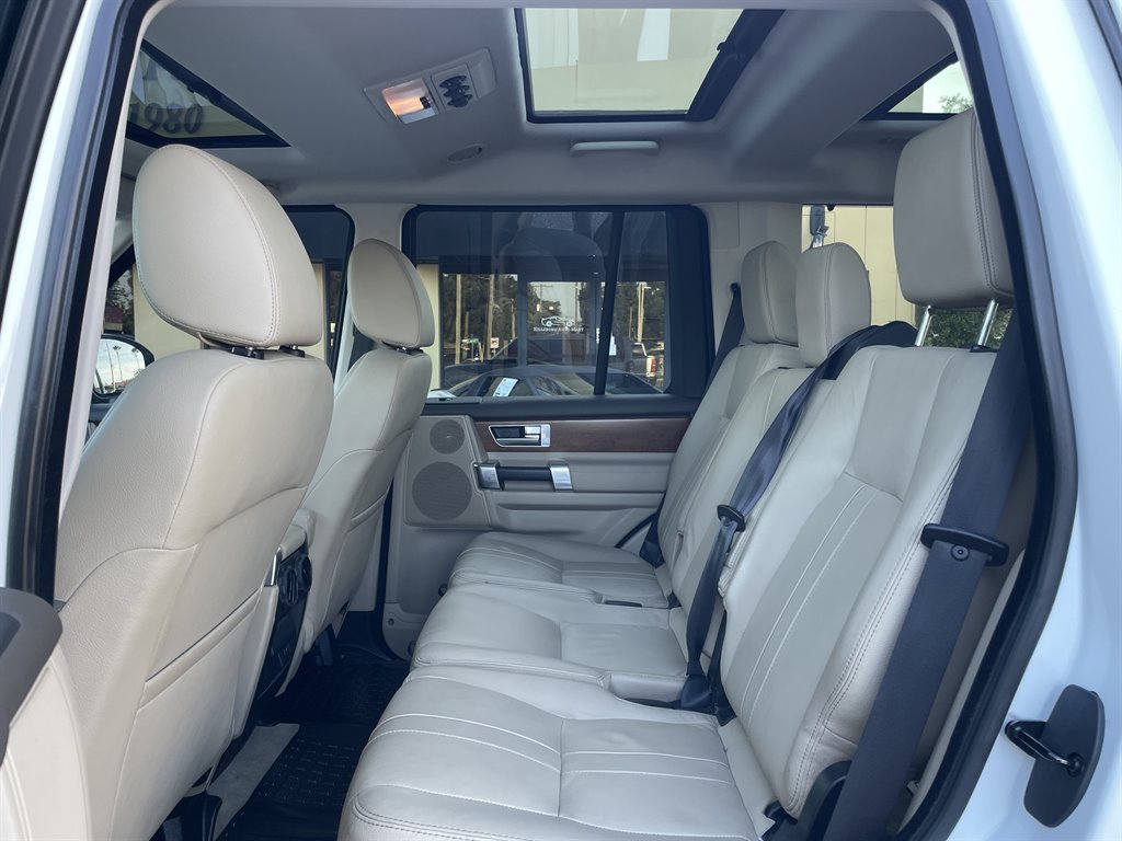 2016 Land Rover LR4 - $13,999