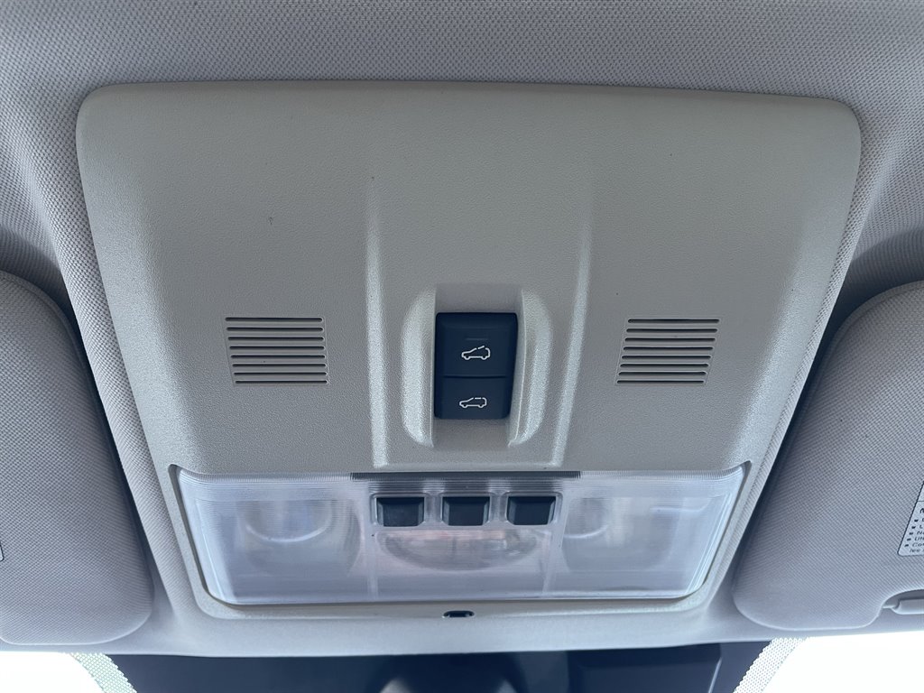 2016 Land Rover LR4 - $13,999