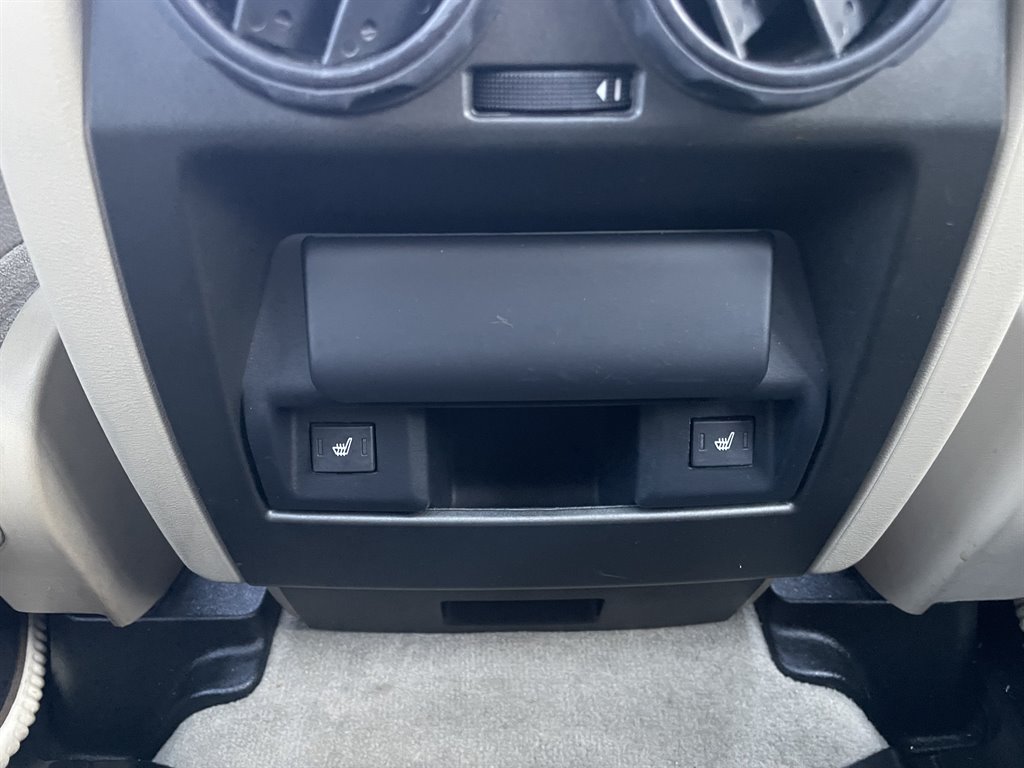 2016 Land Rover LR4 - $13,999