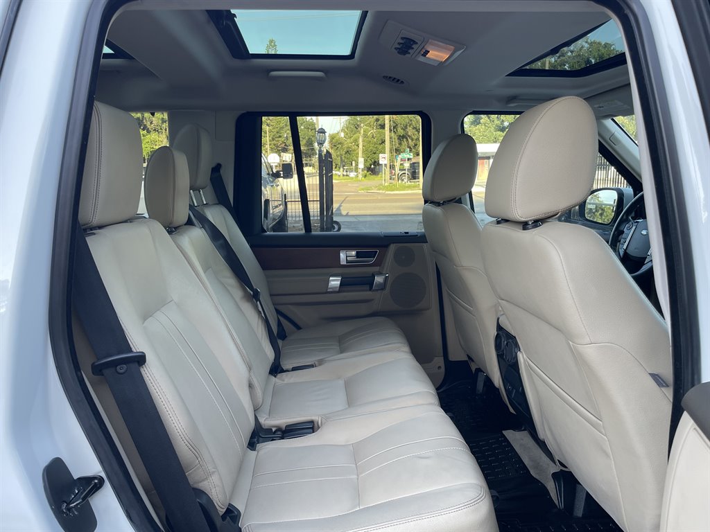 2016 Land Rover LR4 - $13,999