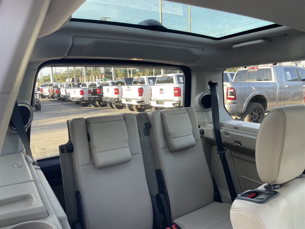 2016 Land Rover LR4 - $13,999