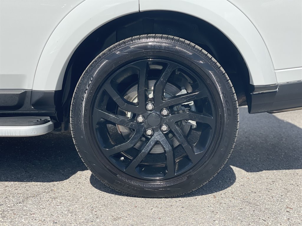 2016 Land Rover LR4 - $13,999