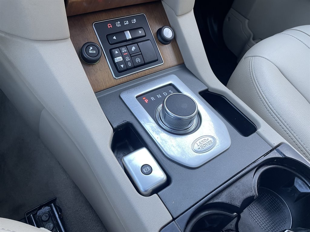 2016 Land Rover LR4 - $13,999