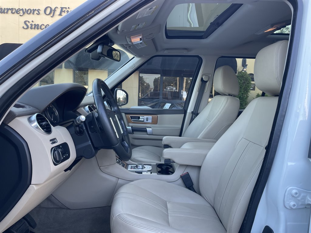 2016 Land Rover LR4 - $13,999
