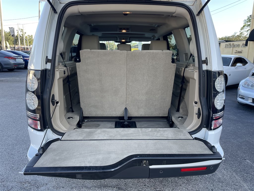 2016 Land Rover LR4 - $13,999