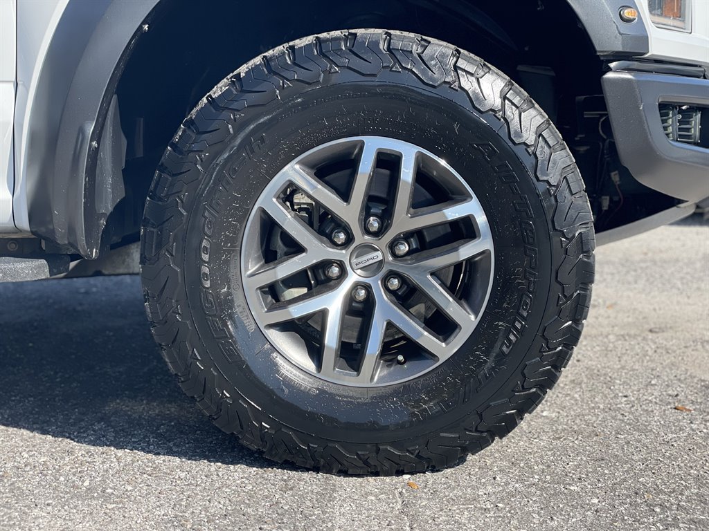 2017 Ford F-150 - $29,999