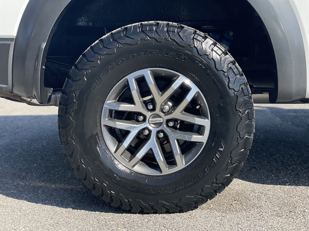 2017 Ford F-150 - $29,999