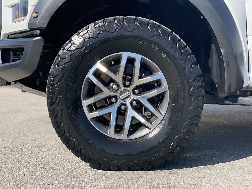 2017 Ford F-150 - $29,999