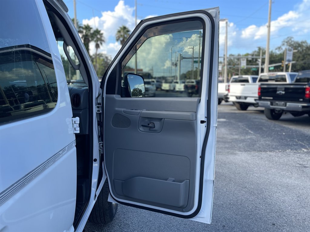 2007 Ford E-350 - $14,999