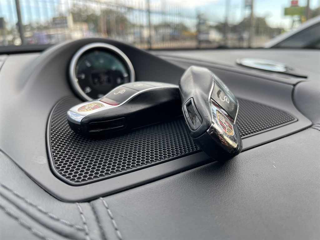2014 Porsche Cayenne GTS photo