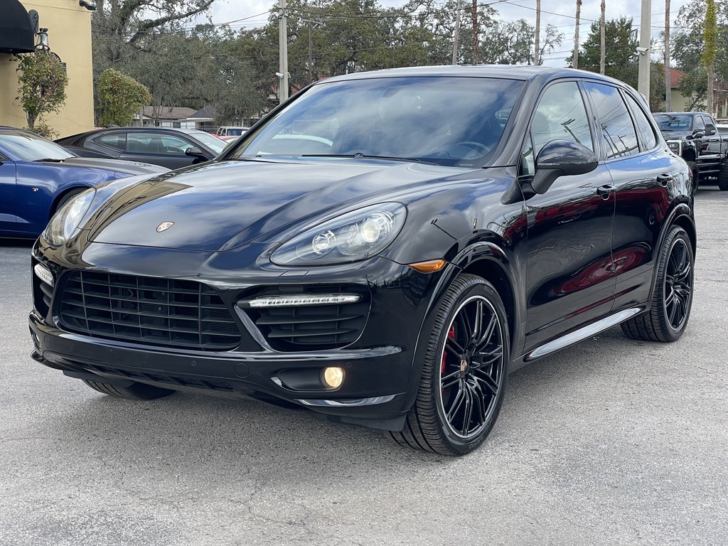 2014 Porsche Cayenne GTS photo