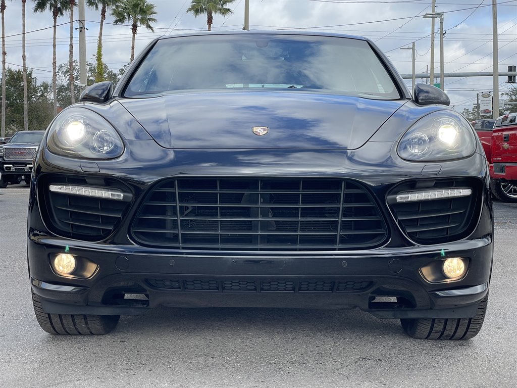 2014 Porsche Cayenne GTS photo