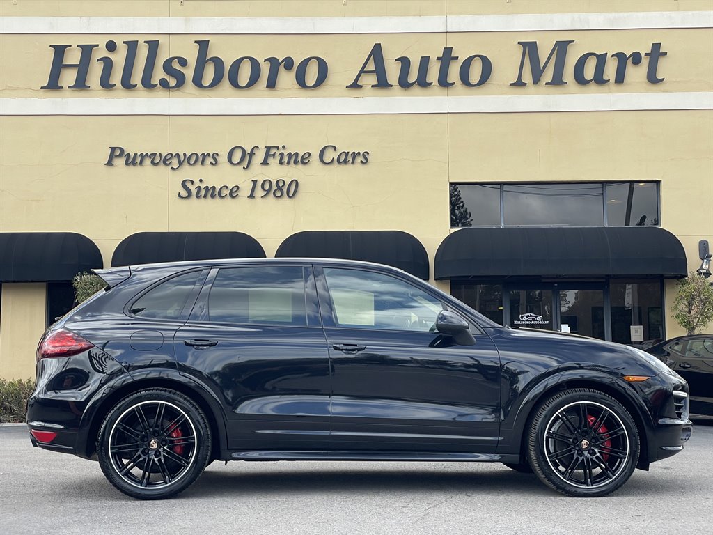 2014 Porsche Cayenne GTS photo