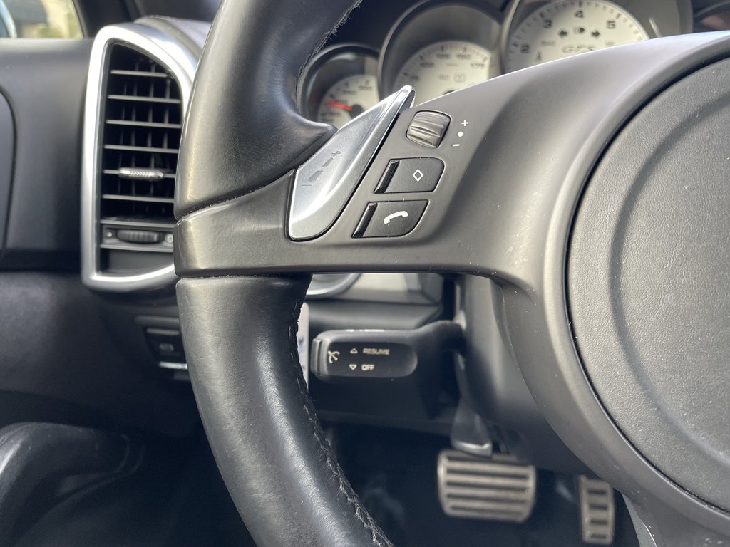 2014 Porsche Cayenne GTS photo