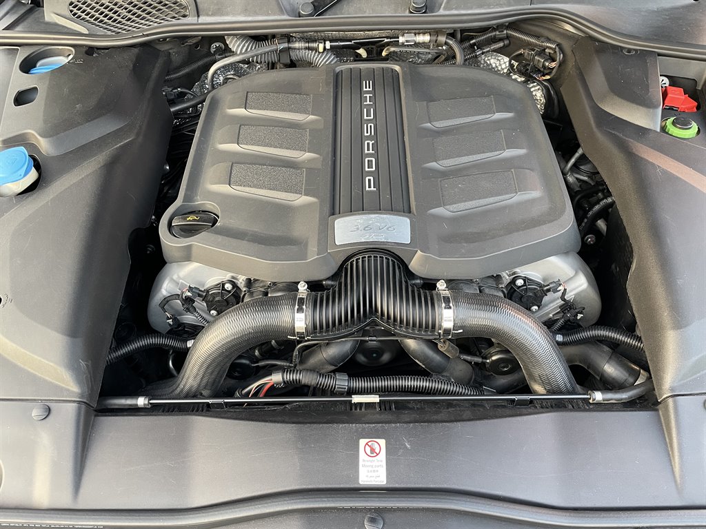 2016 Porsche Cayenne GTS photo
