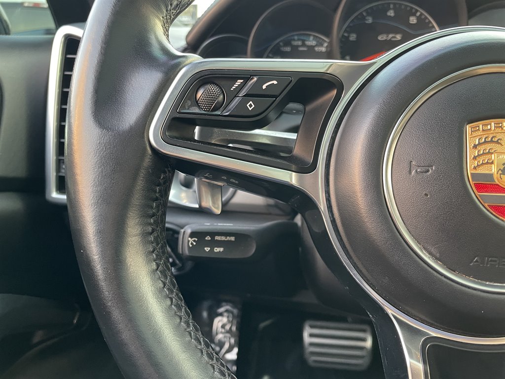2016 Porsche Cayenne GTS photo