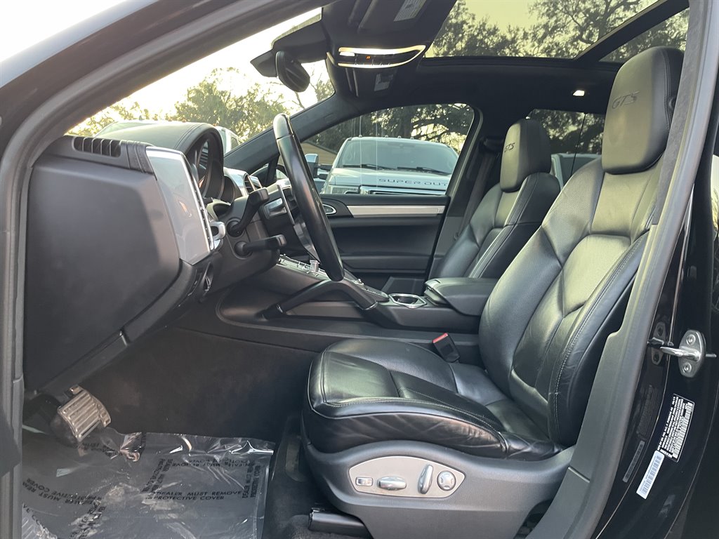 2016 Porsche Cayenne GTS photo