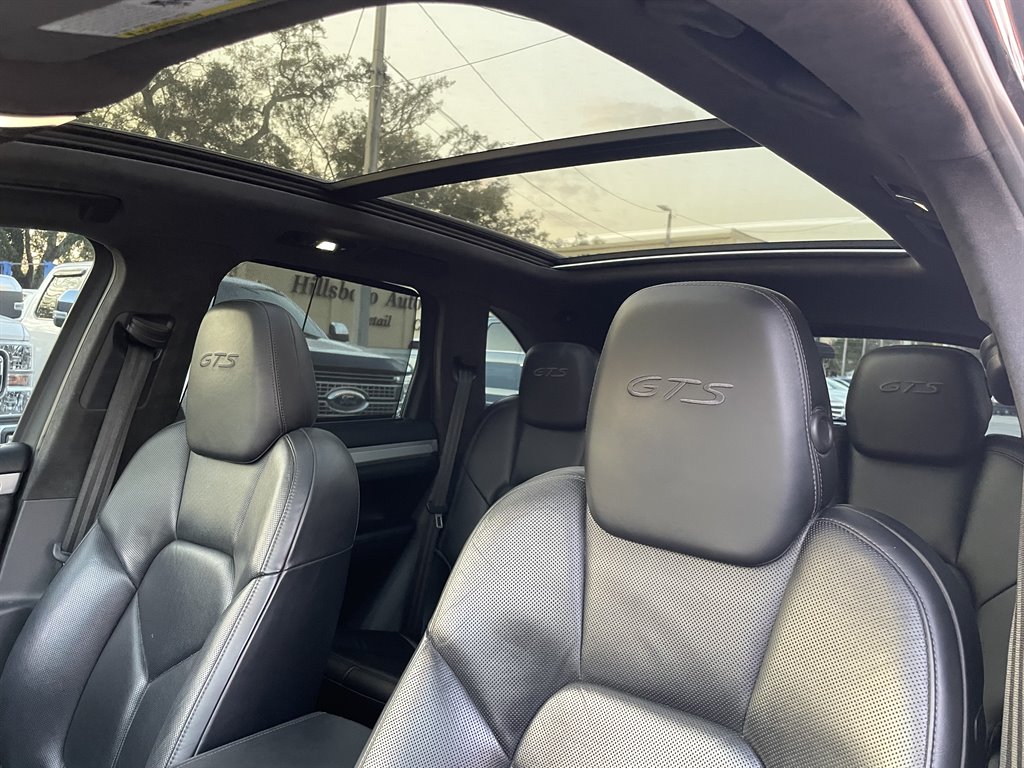 2016 Porsche Cayenne GTS photo