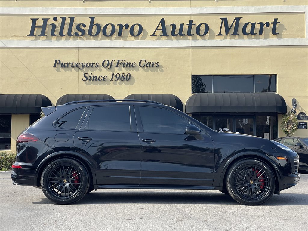 2016 Porsche Cayenne GTS photo