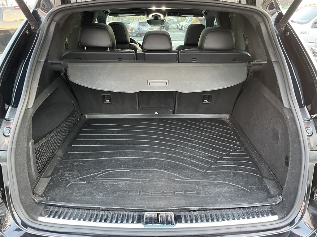 2016 Porsche Cayenne GTS photo