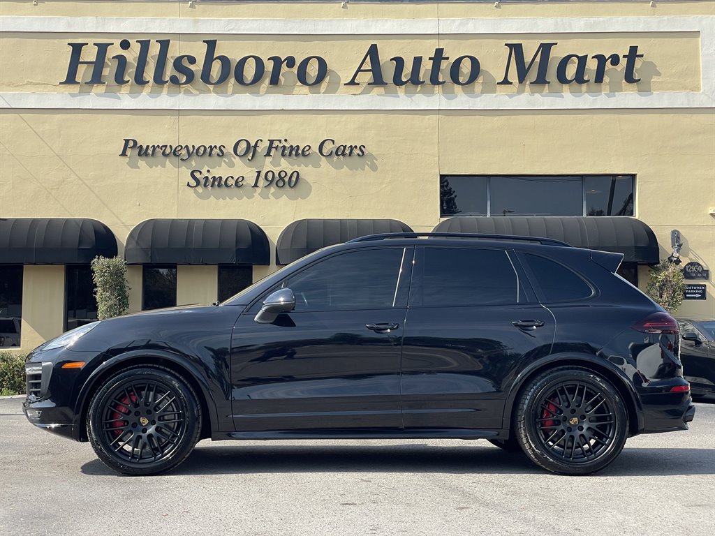 2016 Porsche Cayenne GTS photo