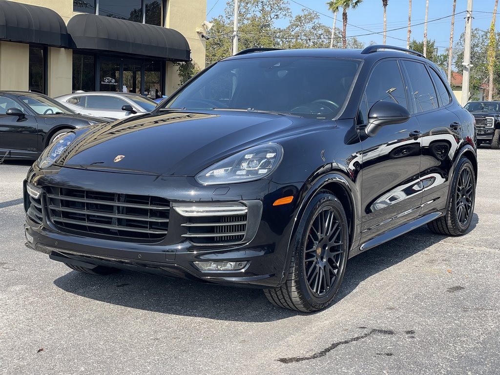 2016 Porsche Cayenne GTS photo