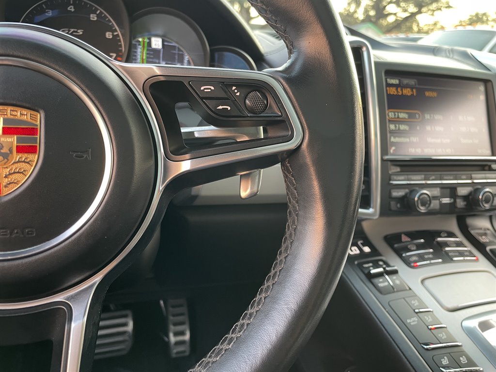 2016 Porsche Cayenne GTS photo