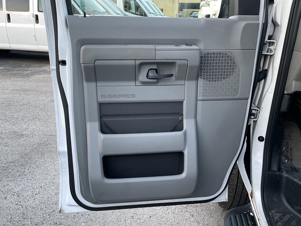 2011 Ford E-350 - $22,999