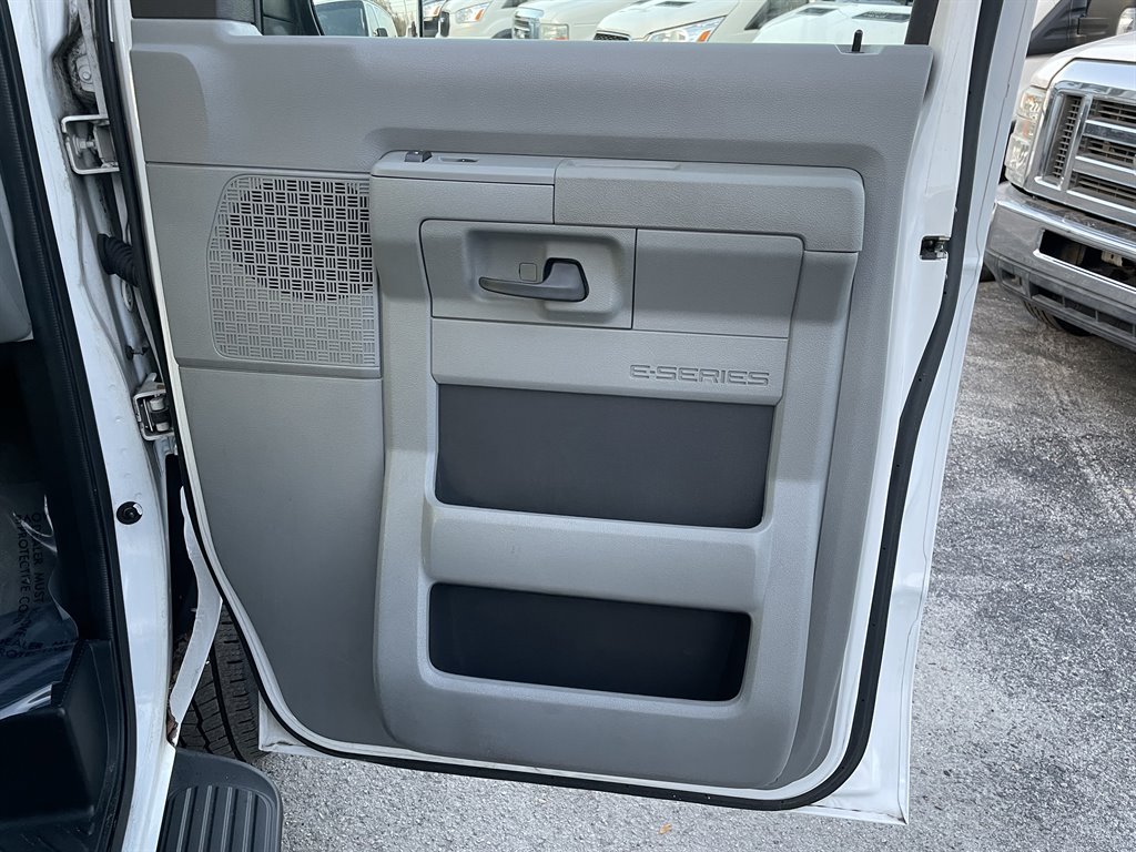 2011 Ford E-350 - $22,999