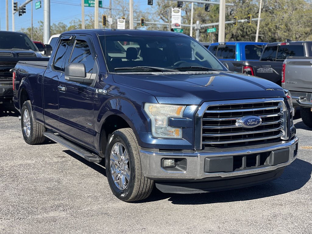 2015 Ford F150 XLT photo