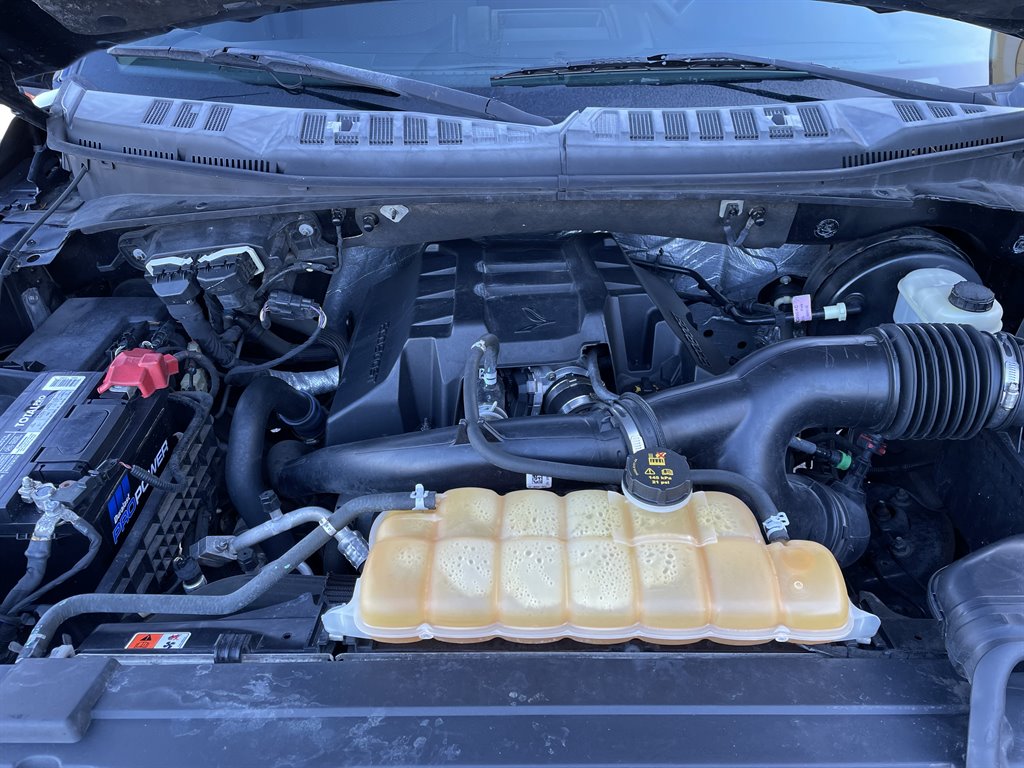 2015 Ford F150 XLT photo