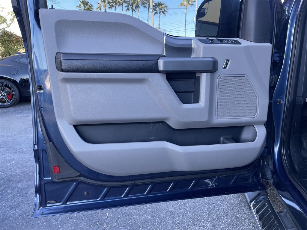 2015 Ford F150 XLT photo