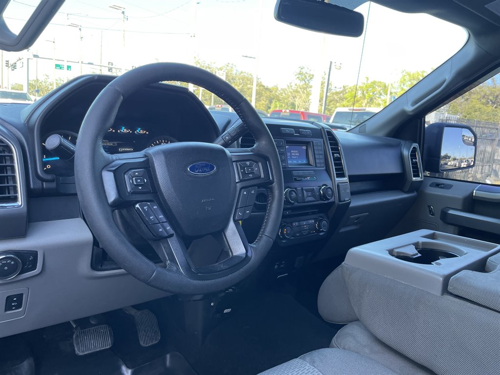 2015 Ford F150 XLT photo