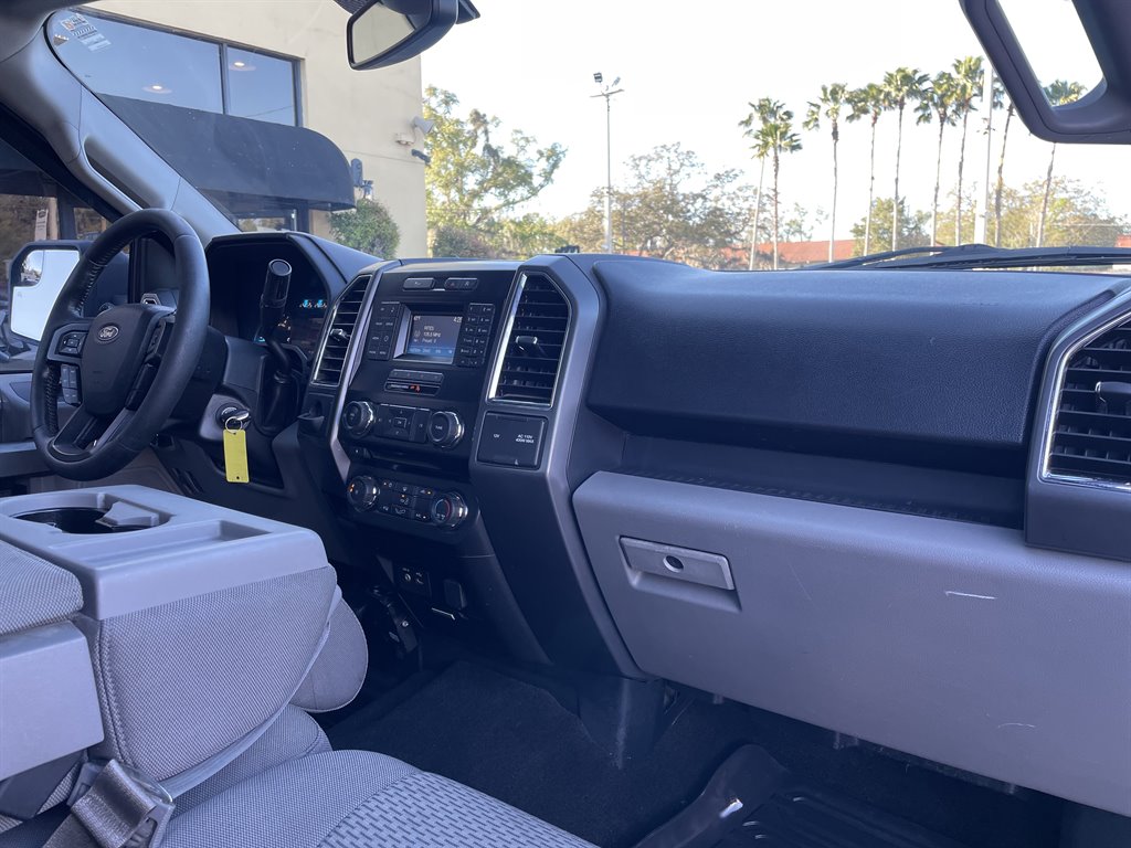 2015 Ford F150 XLT photo