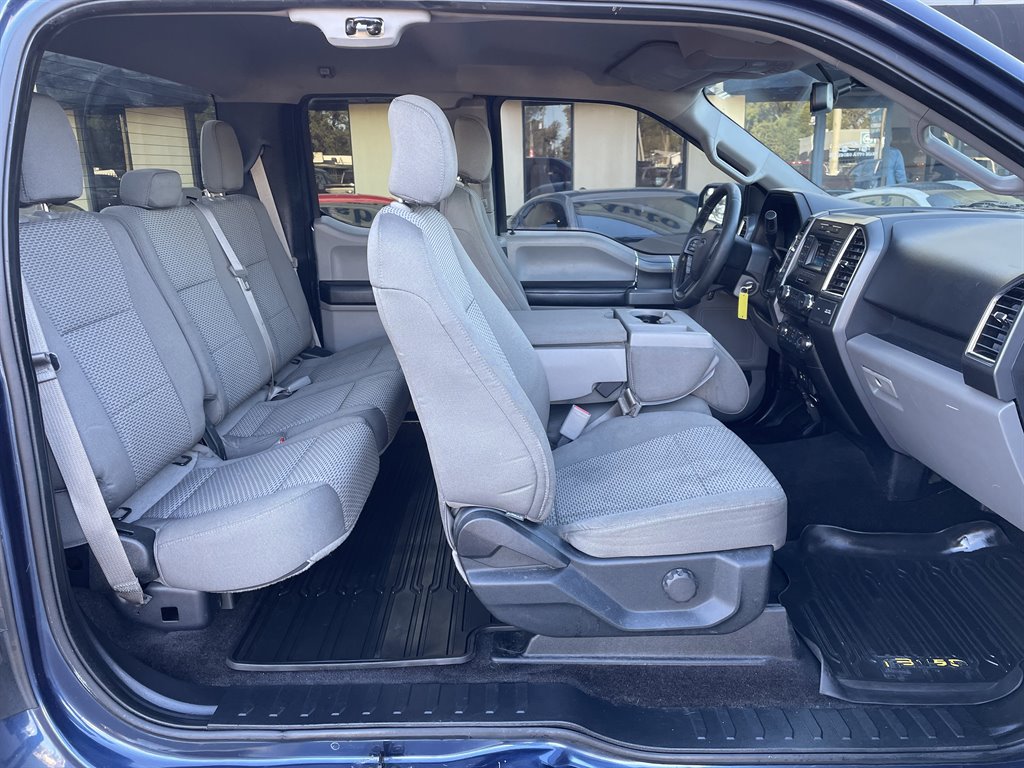 2015 Ford F150 XLT photo