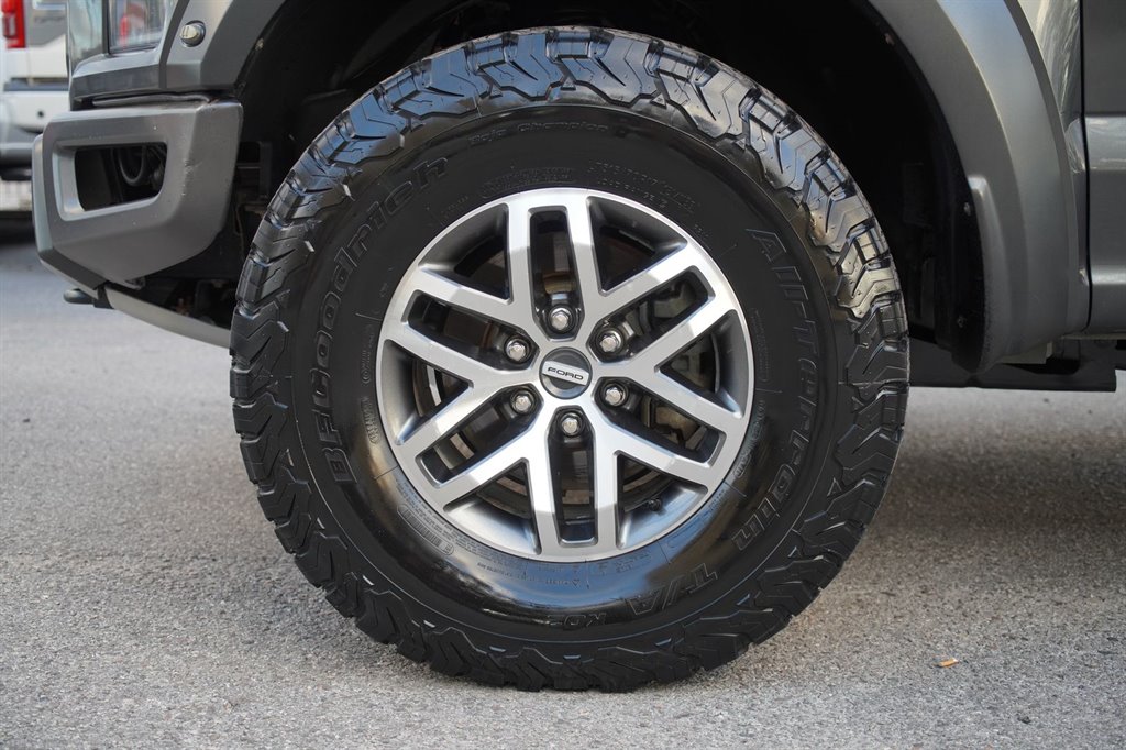 2018 Ford F-150 - $32,999