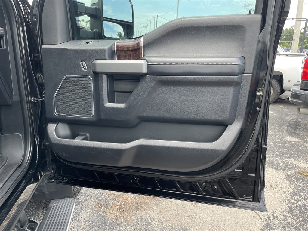 2017 Ford F-350 - $45,999