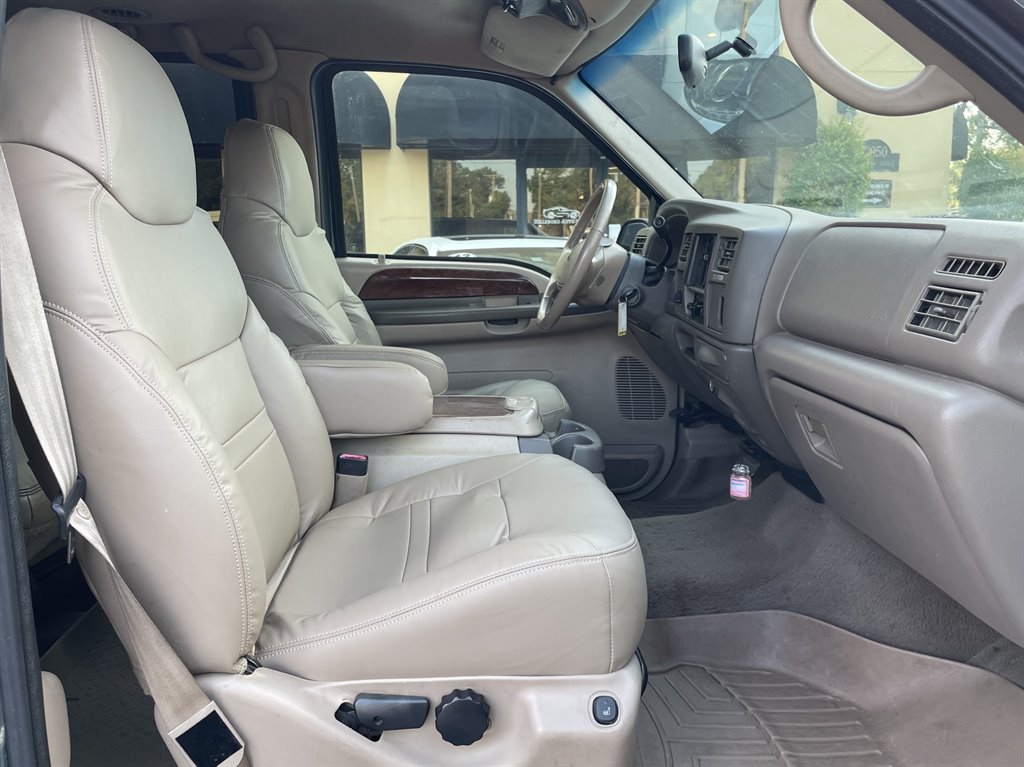 2000 Ford Excursion Limited photo