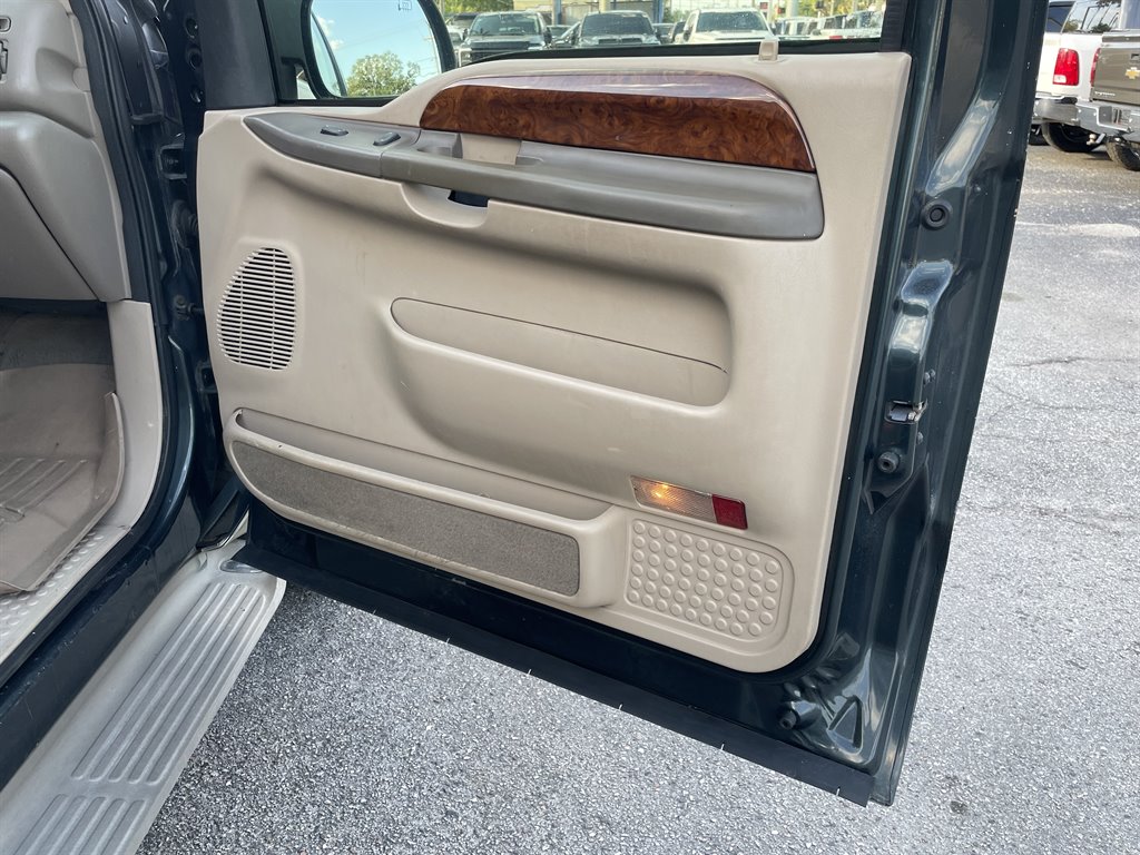 2000 Ford Excursion Limited photo