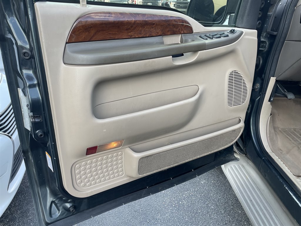 2000 Ford Excursion Limited photo