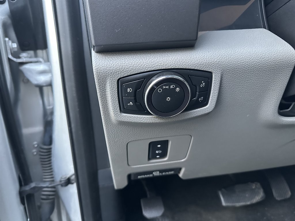 2017 Ford F-350 - $27,999