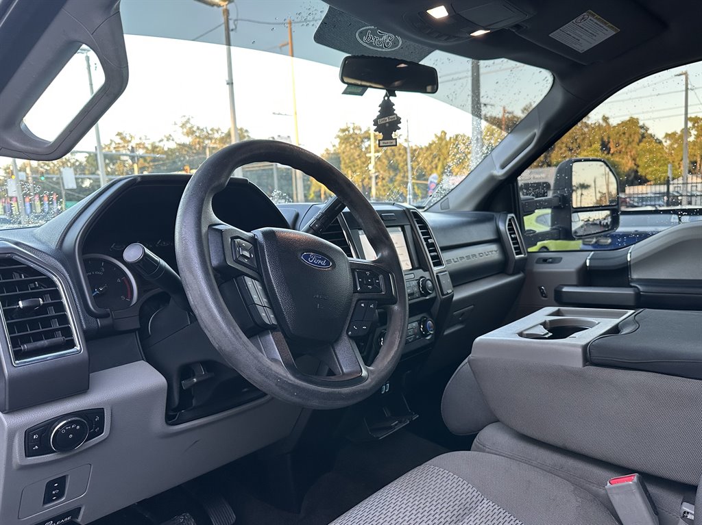 2017 Ford F-350 - $27,999