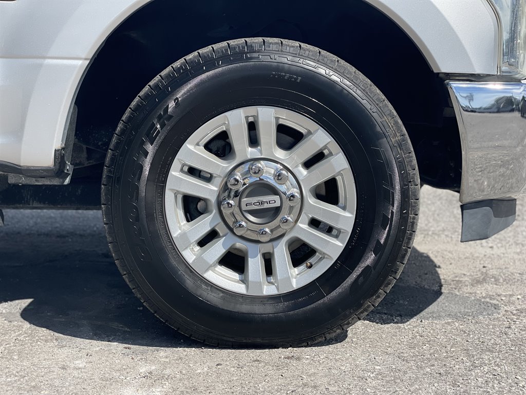 2017 Ford F-350 - $27,999