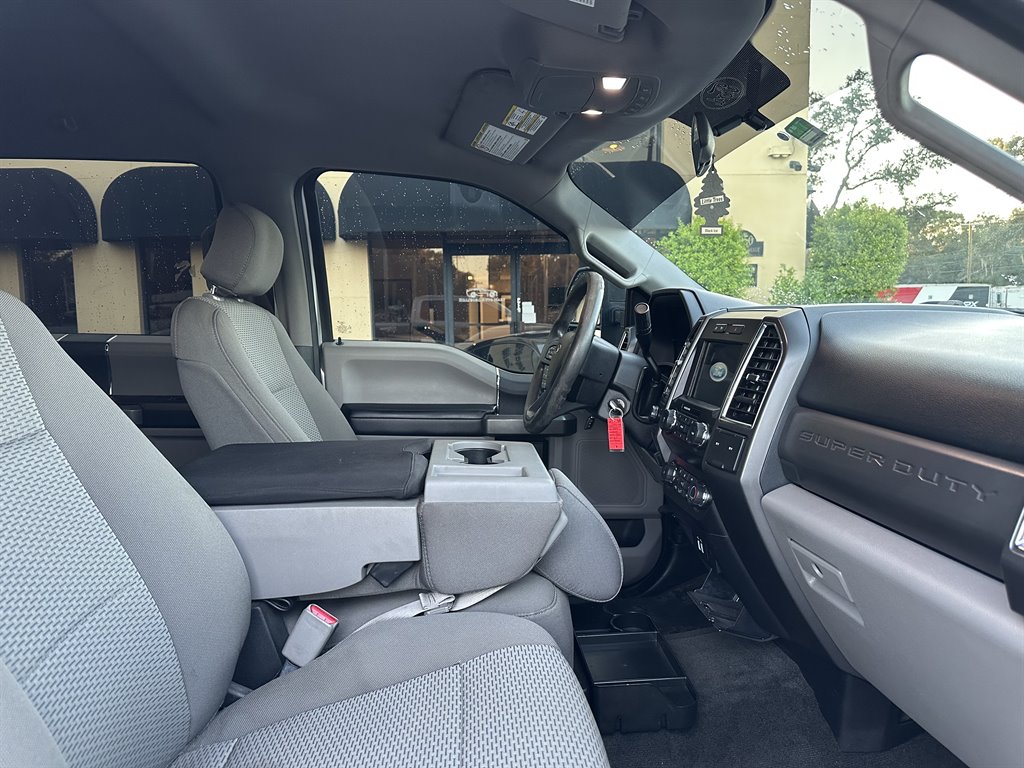 2017 Ford F-350 - $27,999