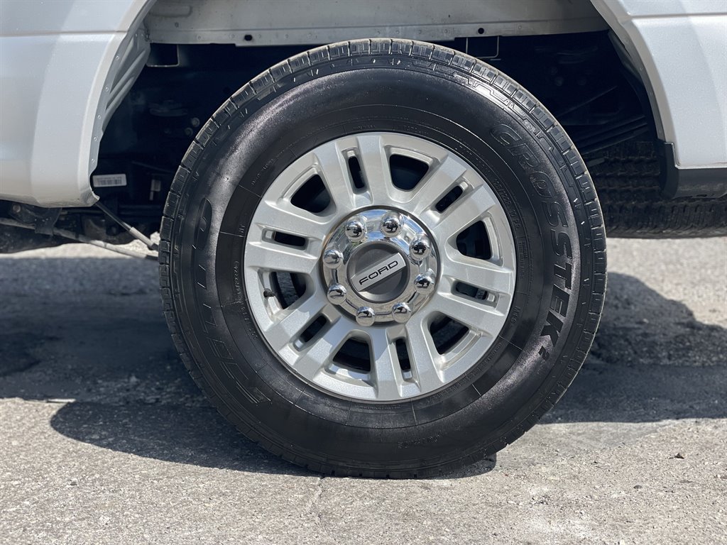2017 Ford F-350 - $27,999