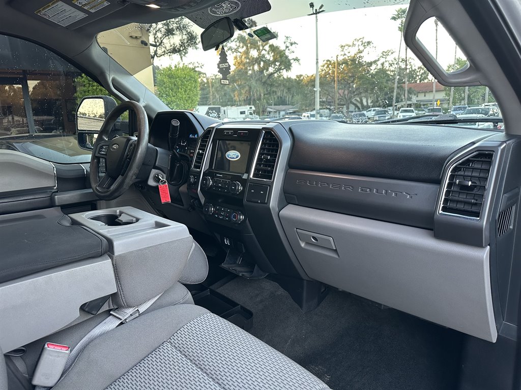 2017 Ford F-350 - $27,999