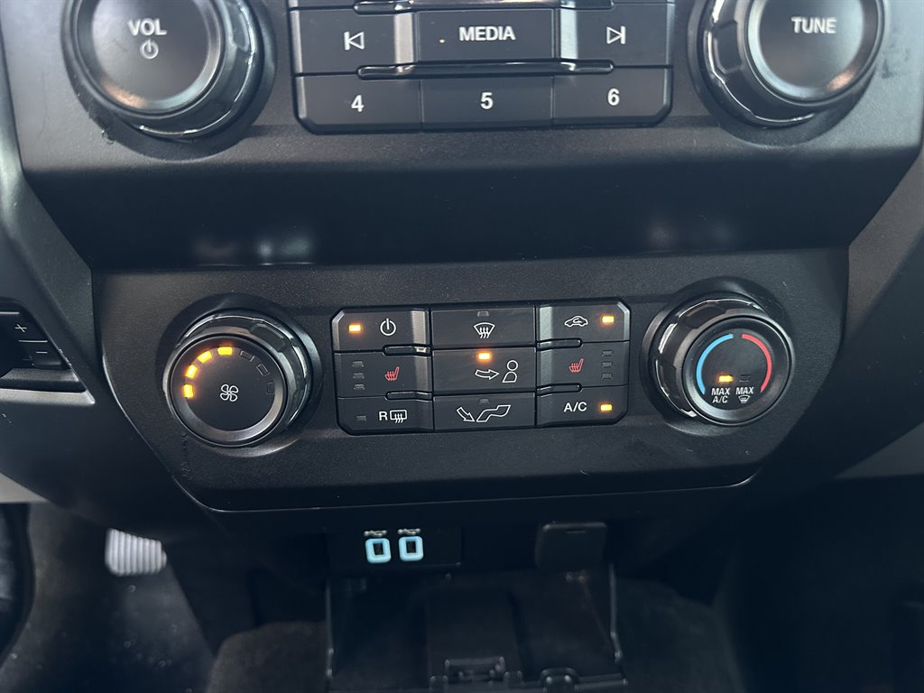 2017 Ford F-350 - $27,999