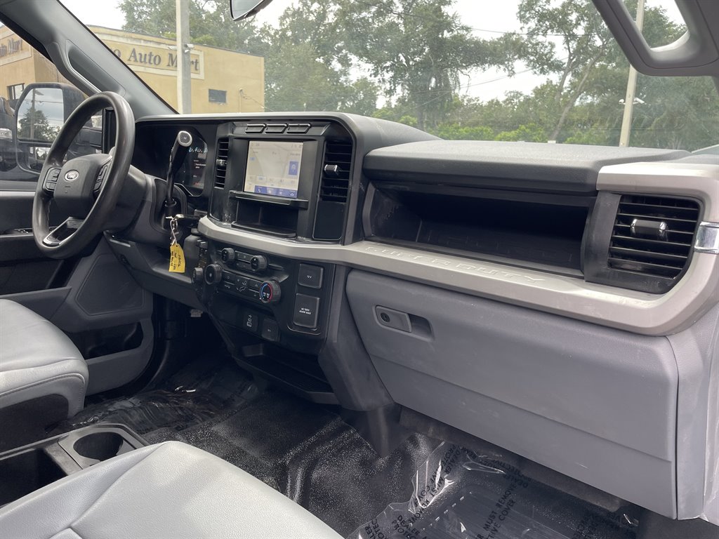 2023 Ford F-350 - $43,999