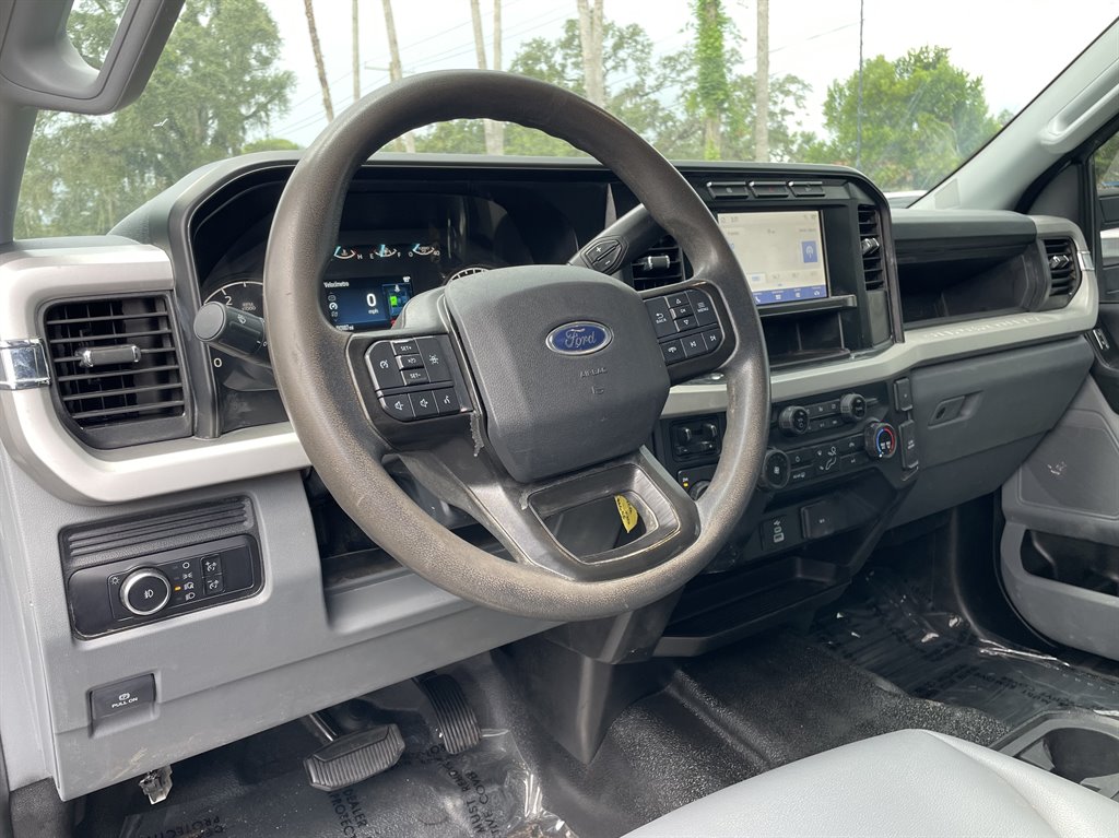 2023 Ford F-350 - $43,999